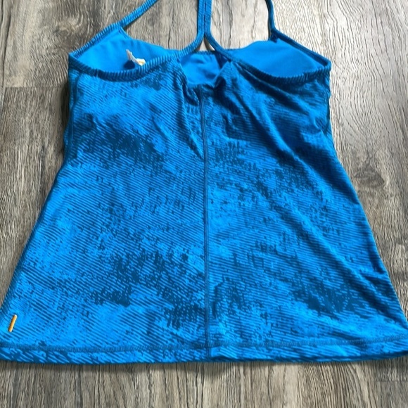 Lucy Women’s Blue Racerback Tee with built in bra, size large - Picture 8 of 10